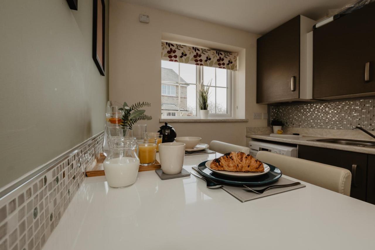 Coyle House, 3 Bed,Corby, Super Kings Or Twins, Driveway, Free Wi-Fi, Corporates Welcome Екстериор снимка