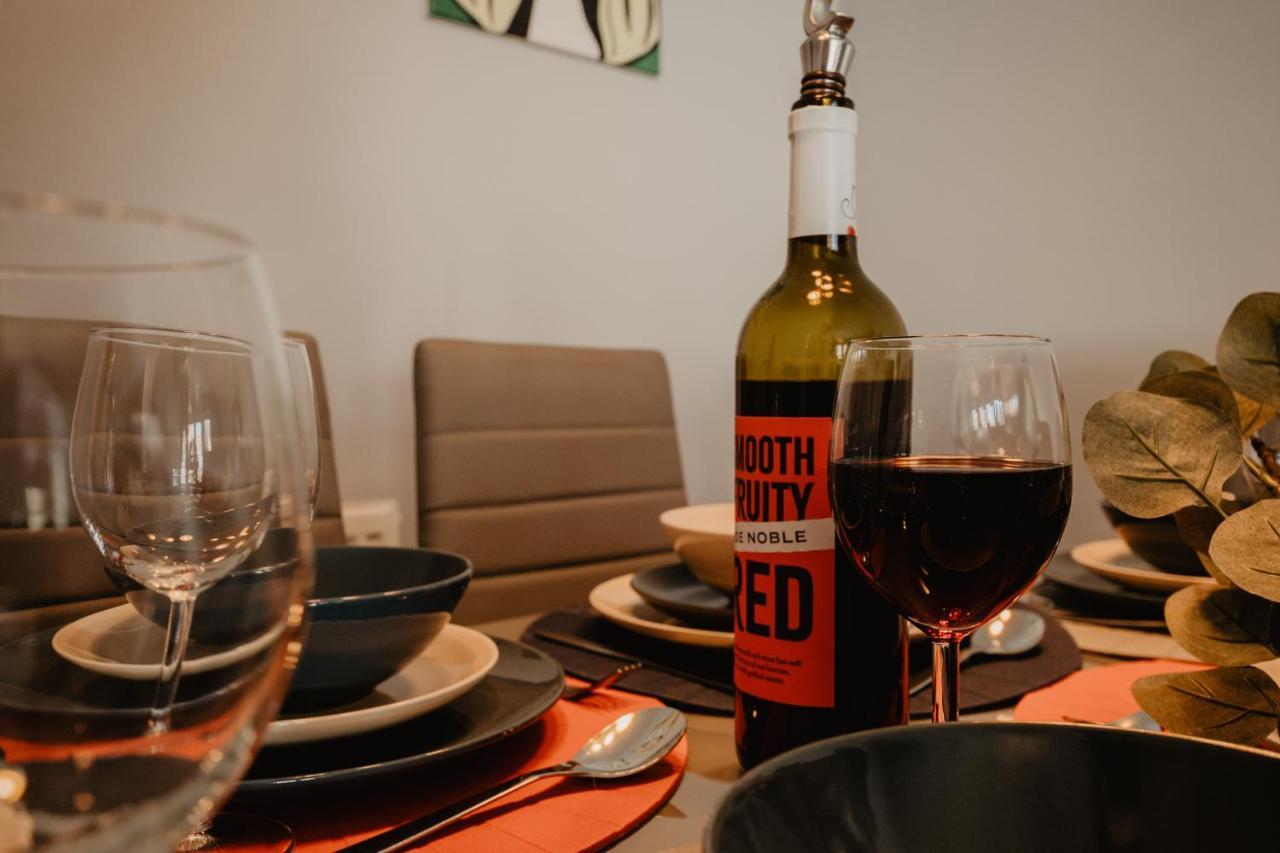 Coyle House, 3 Bed,Corby, Super Kings Or Twins, Driveway, Free Wi-Fi, Corporates Welcome Екстериор снимка