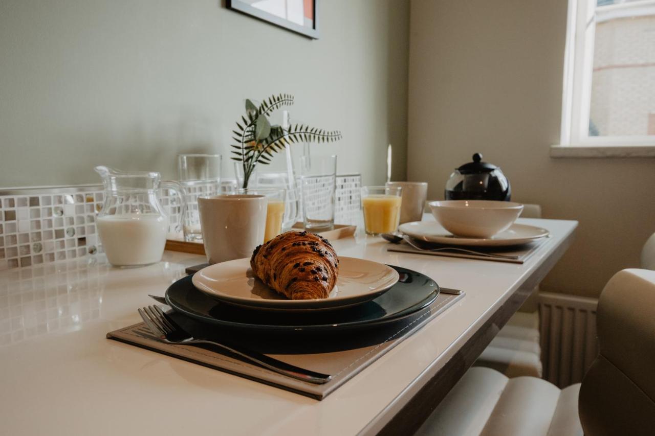 Coyle House, 3 Bed,Corby, Super Kings Or Twins, Driveway, Free Wi-Fi, Corporates Welcome Екстериор снимка