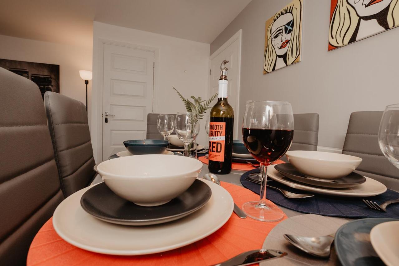 Coyle House, 3 Bed,Corby, Super Kings Or Twins, Driveway, Free Wi-Fi, Corporates Welcome Екстериор снимка